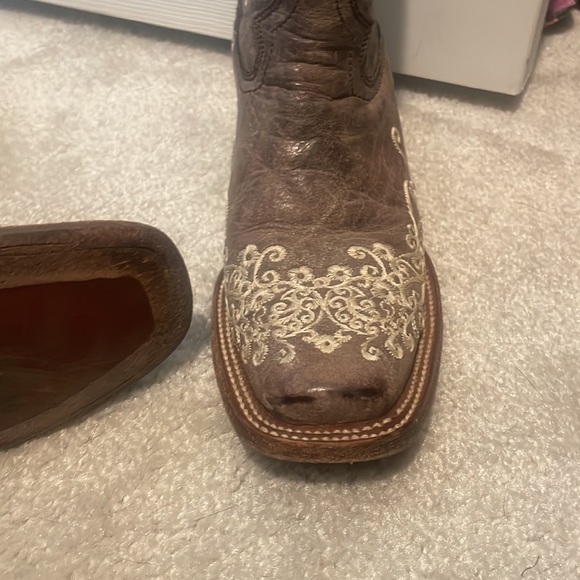 Beautiful Cowboy boots - Picture 8 of 9